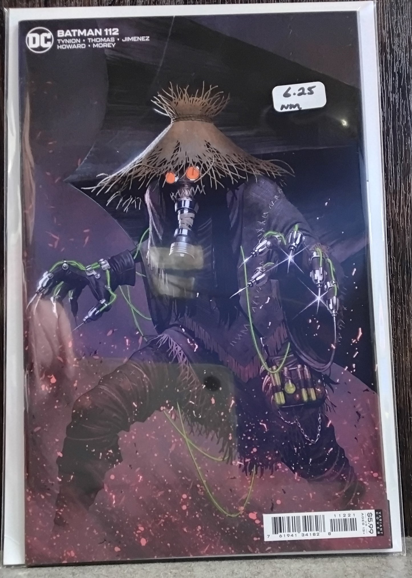 Batman (Rebirth) #112 Jorge Molina Card Stock Variant Cover