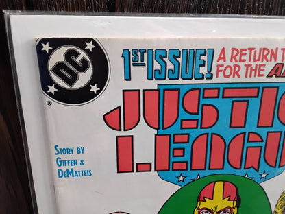 Justice League Vol1 #01