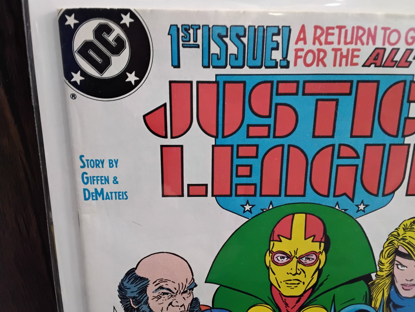 Justice League Vol1 #01
