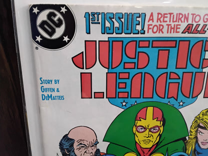 Justice League Vol1 #01